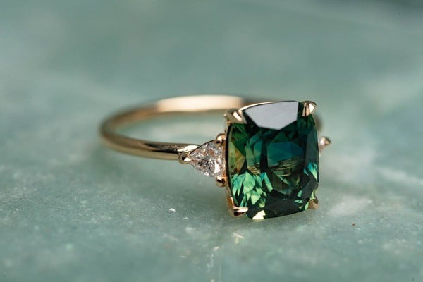 טבעת אבן חן ירוקה בהשראת וינטג' | זהב